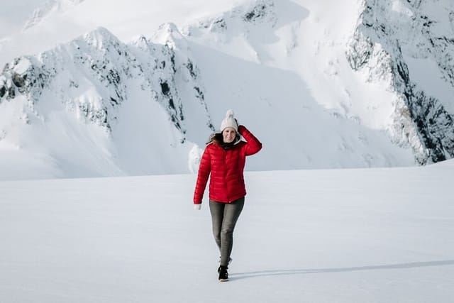 Snow landing on the Tutoko Glaicer in Milford Sound. 